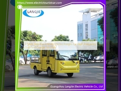 5-miejscowy niebieski, ekologiczny, elektryczny samochód towarowy z ładowarką pokładową wysokiej częstotliwości do parku